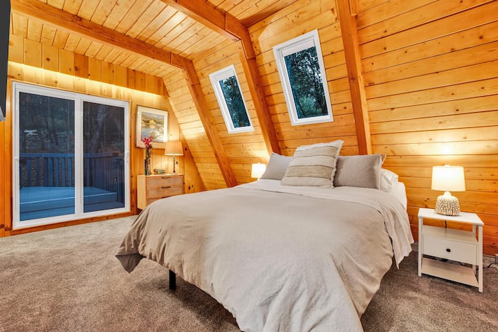 [ห้องนอน #1] เตียงควีนไซส์พร้อมฐานปรับระดับได้