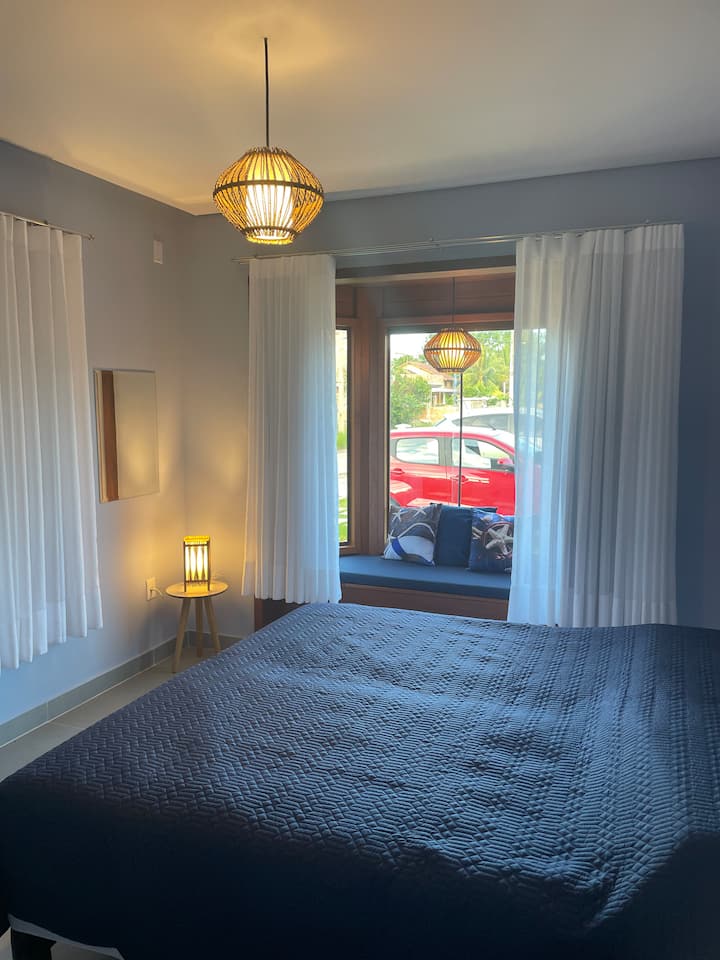 ห้องสวีทในห้องนอนพร้อมอ่าว