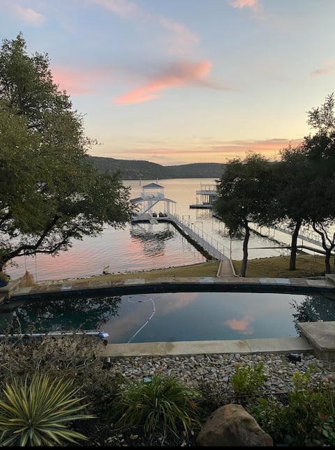Lakefront with a view, private dock, pool/hot tub