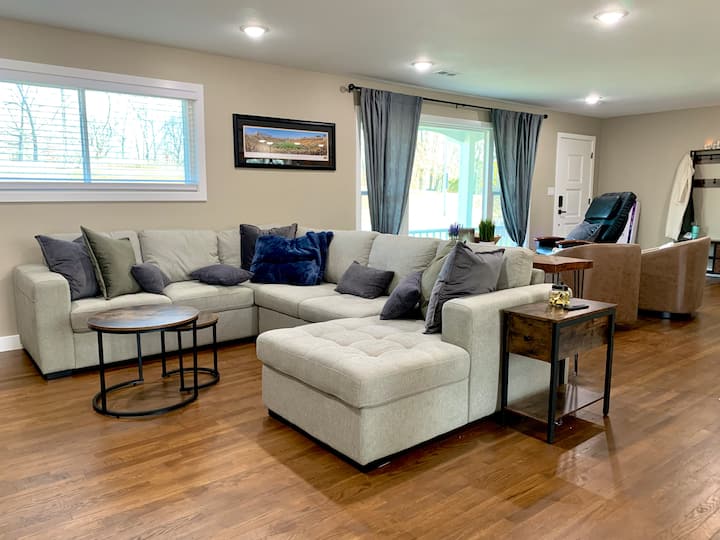 Game Room Home—3br/5bed Near Mizzou - Columbia, MO