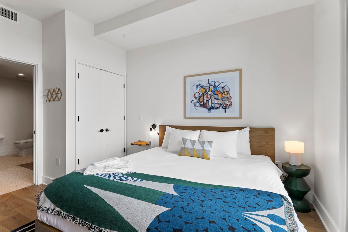 Top Floor Downtown Lux Condo Rainey * Rooftop Pool