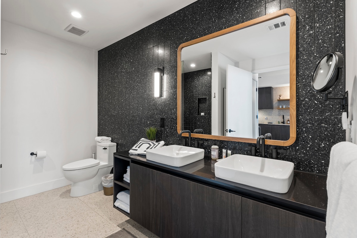 Top Floor Downtown Lux Condo Rainey * Rooftop Pool
