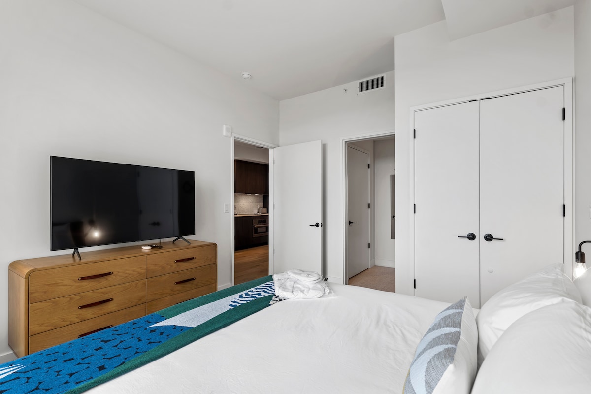 Top Floor Downtown Lux Condo Rainey * Rooftop Pool
