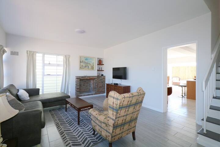 3-Bed Muizenberg Home, Sunlit Patio & Surf Shower gallery image 5