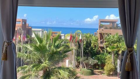 Cozy, bright, sunny studio with sea views