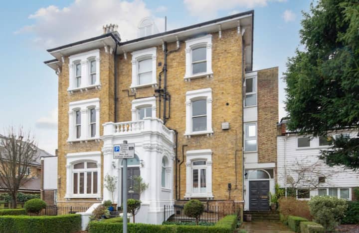 2 Bed Unfurnished Flat In Wimbledon - Kingston upon Thames