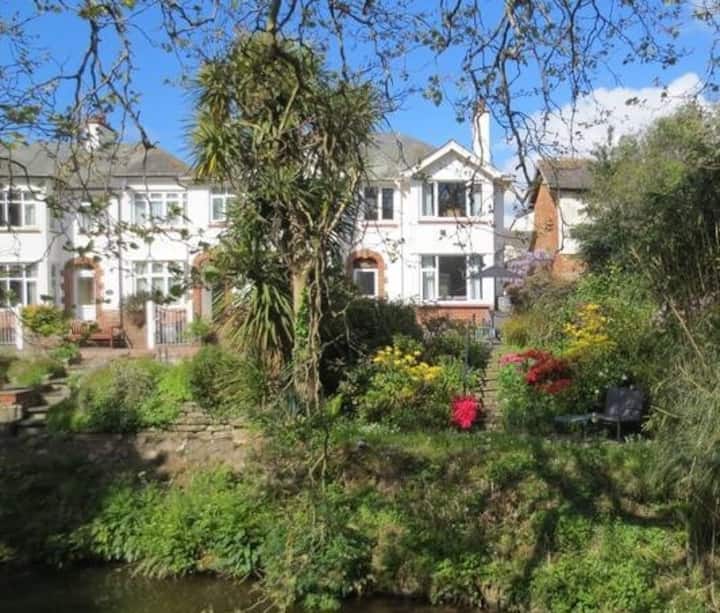 Sidmouth Family Riverside Home Houses for Rent in Devon, England