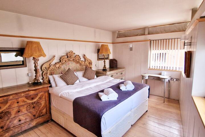 Luxurious mews house in Dublin 4 gallery image 3