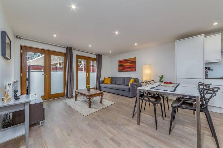 Amazing 2 Bed Bath Flat with London Eye View LM7 gallery image 5