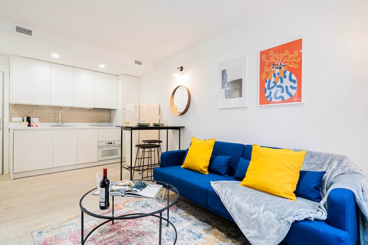 Ii. Apt. On Tres Peces St. – Perfect For Couples! - Madrid