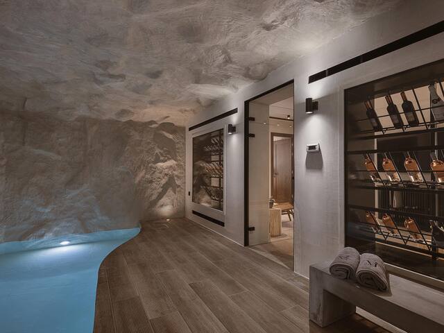 City Moments Villa I Free* Indoor Heated pool gallery image 2