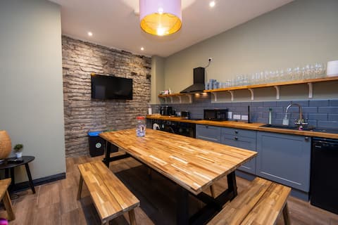 The Hearth - Sleeps 16