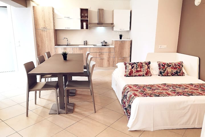 Studio Viale Dante: Patio 30mq + 100m Mare Wifi/ac - Cattolica