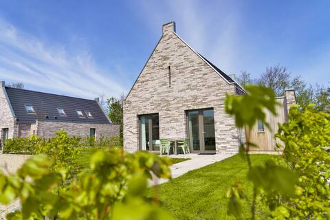 Beautiful holiday home 10 pers. close to the sea