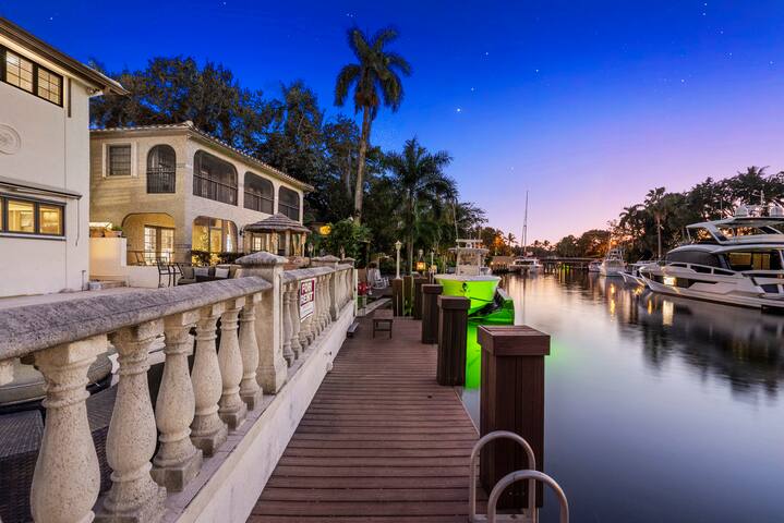 Waterfront 5 Bed/5Bath Home-Pool, Dock, Las Olas gallery image 5
