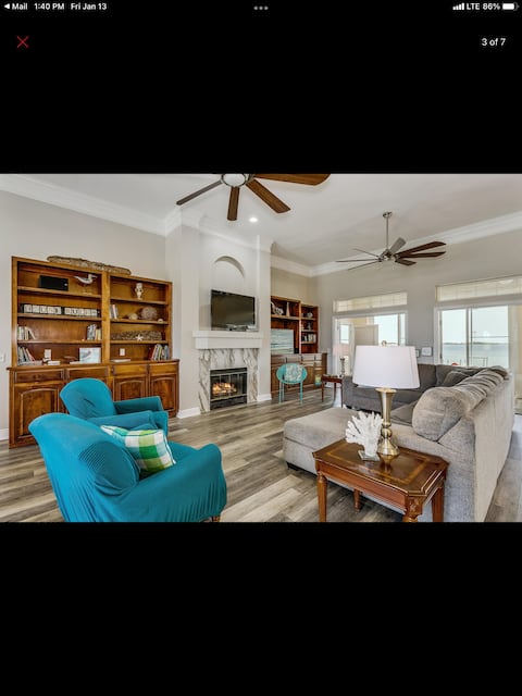Top performing Airbnb: Enjoy paradise on your private beach! in Navarre