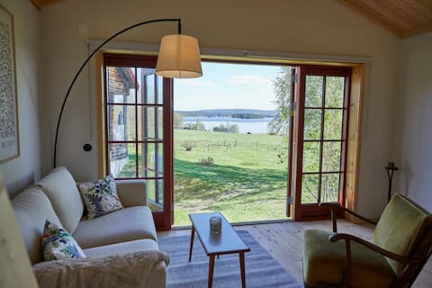 Popular Airbnb listing: Newly renovated barn with magical lake view! in Leksand