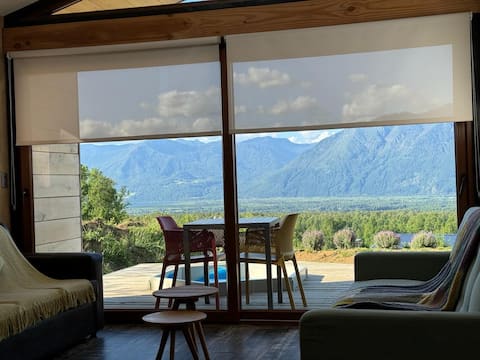 Boutique cabin with tinaja (traditional wooden soaking tub) in Pucón
