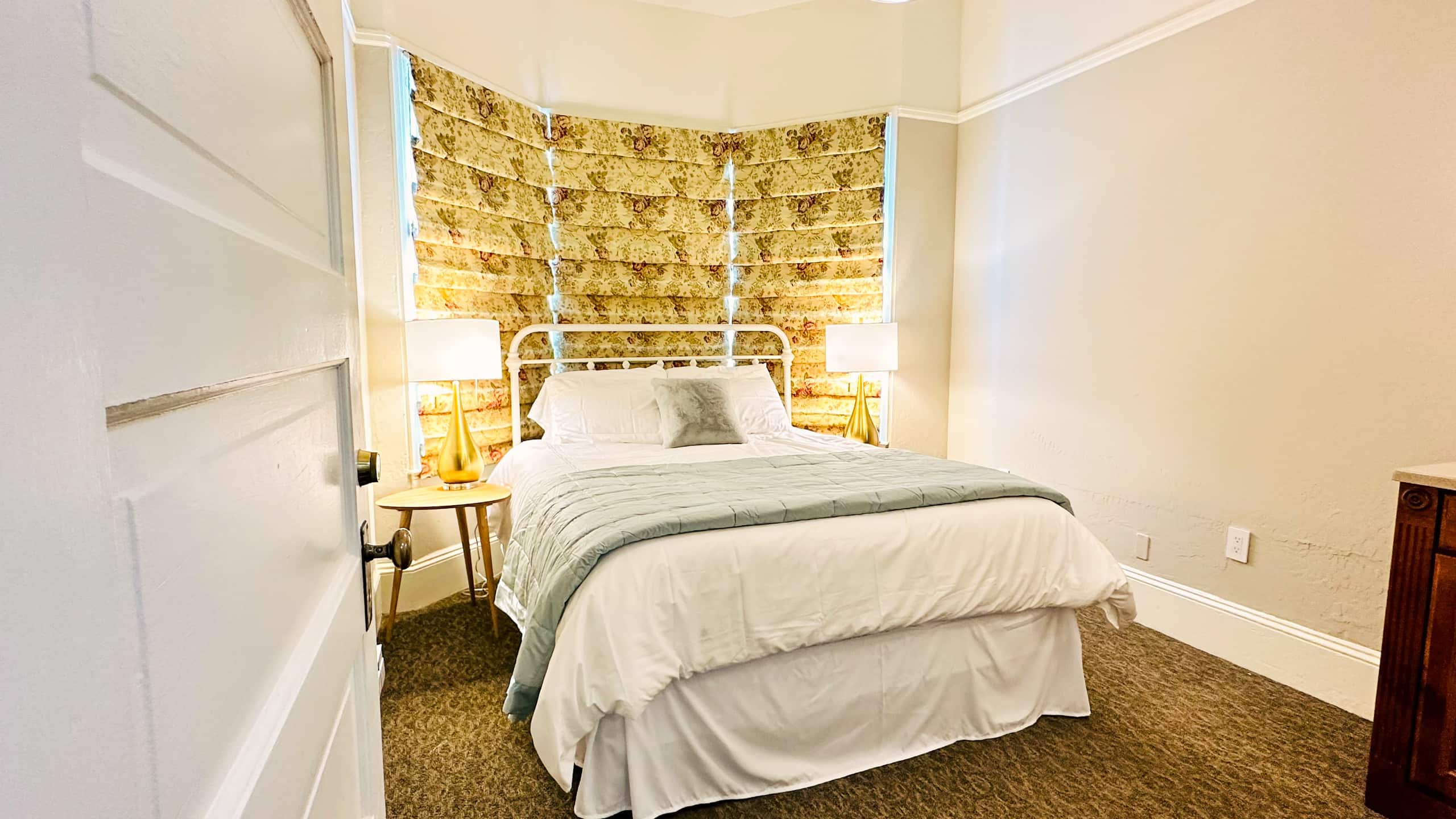 Home in San Francisco · ★4.82 · 5 bedrooms · 6 beds · 2 baths - Image 18