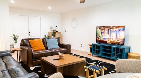 NEW! LA Spacious & Cozy 2B/2B home in Azusa