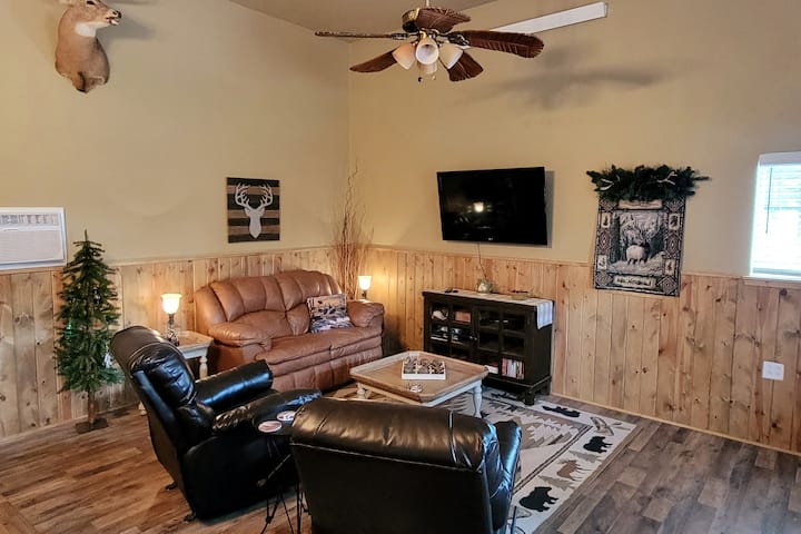 The Roost In The Peaceful Pines. Welcome! - Hermosa, SD