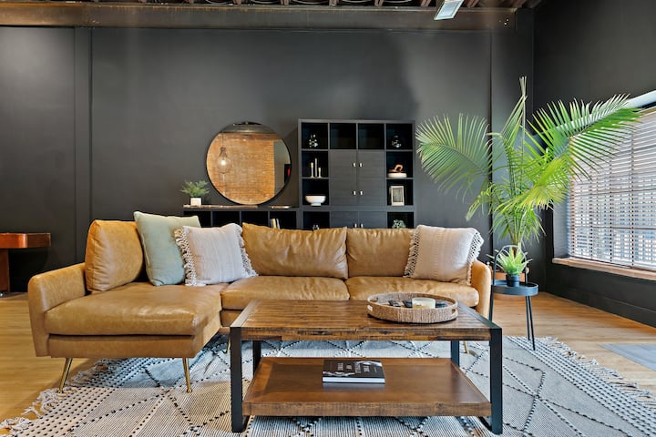 Emmy-featured Loft · 5 Min - Deep Ellum ·Sleeps 16 - Dallas, TX