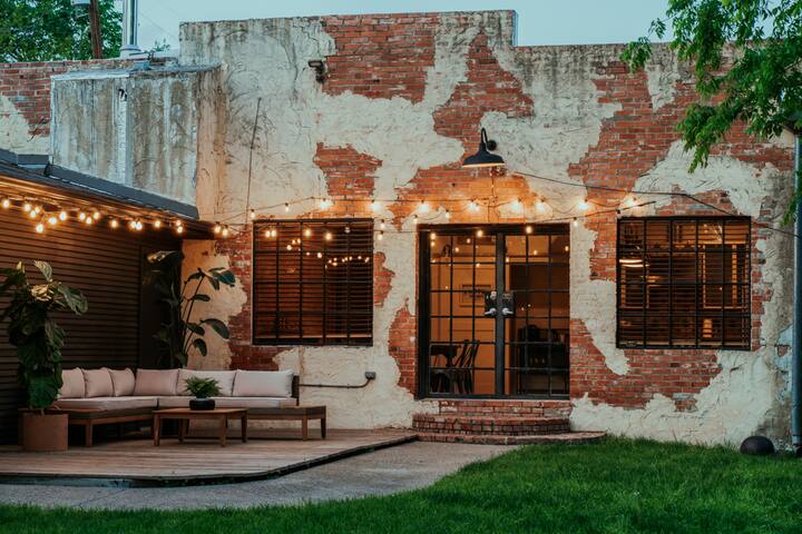 Luxury Loft Sleeps 16! 8 beds, 5 Min – Deep Ellum gallery image 5