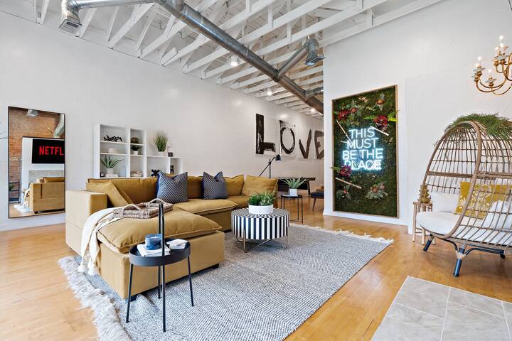 Luxury Loft Sleeps 16! 8 beds, 5 Min – Deep Ellum gallery image 4