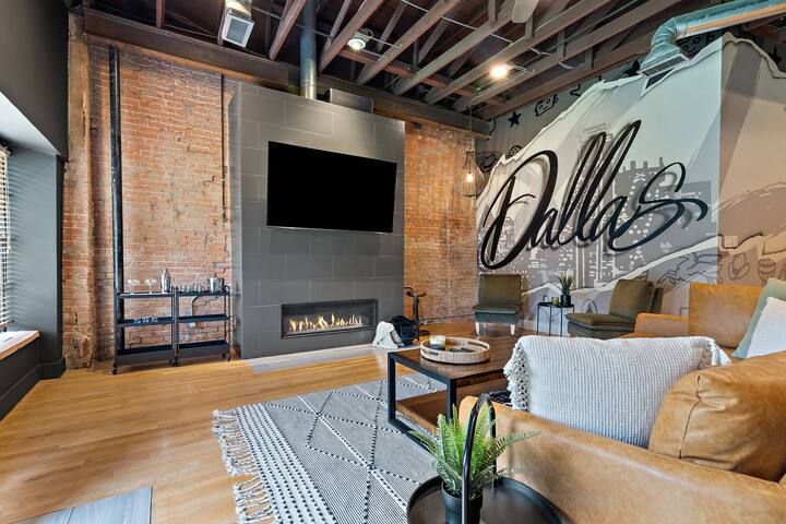 Luxury Loft Sleeps 16! 8 beds, 5 Min – Deep Ellum gallery image 2
