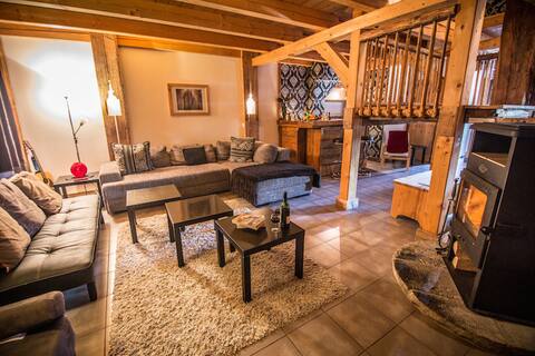 Chalet Pomet, sleeps up to 14