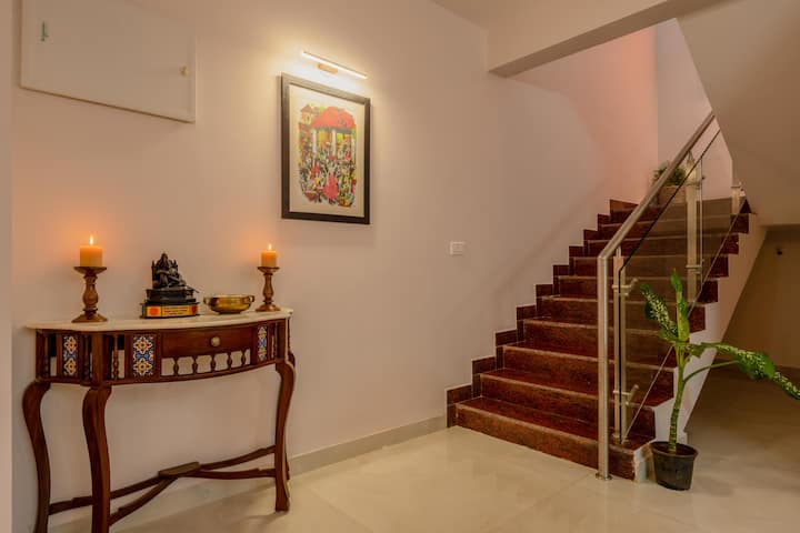 Living room image 5