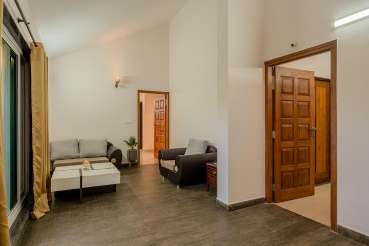 Living room image 6
