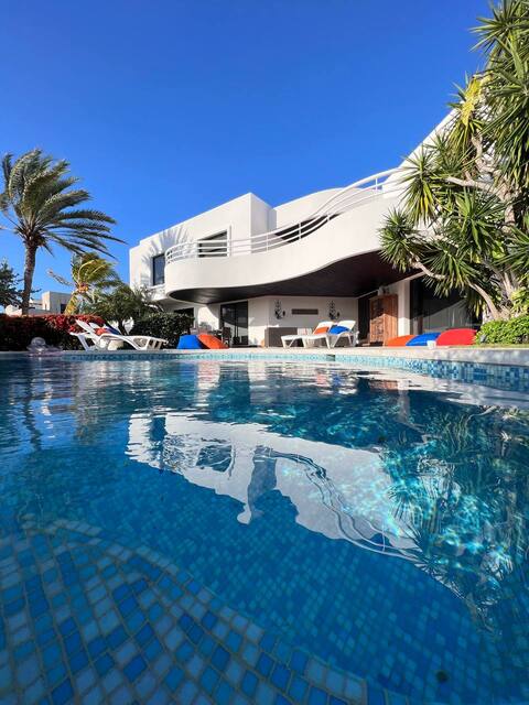 Arimacoa Luxury House