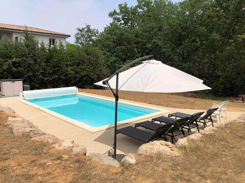 Villa piscine chauféePing pong Echec 5ch 1 bur