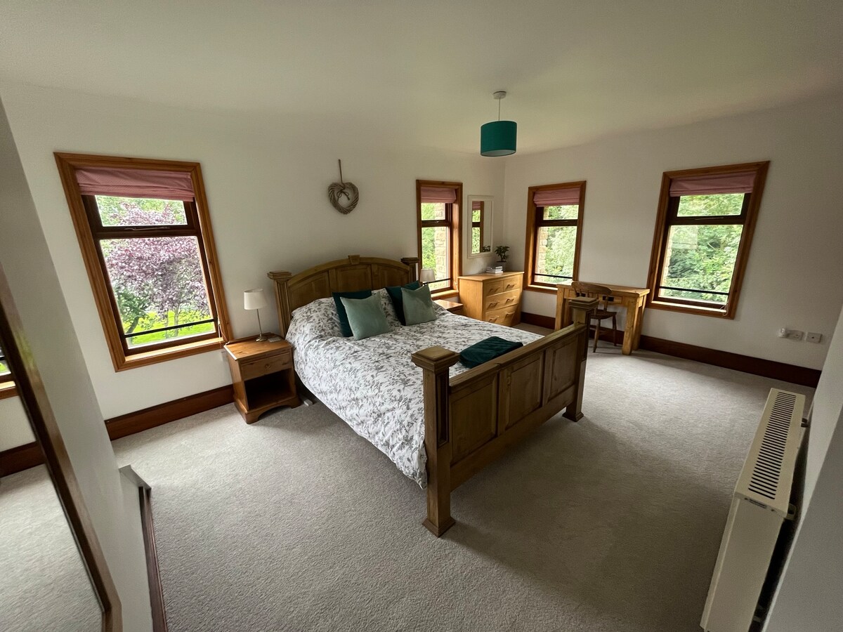 Dormitorio principal espacioso