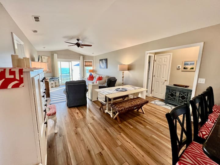 Con el plano de planta abierto, los huéspedes disfrutan de la vista desde el momento en que abren la puerta. 