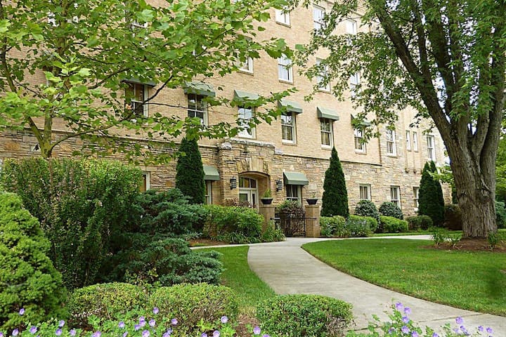 Village People Vacations