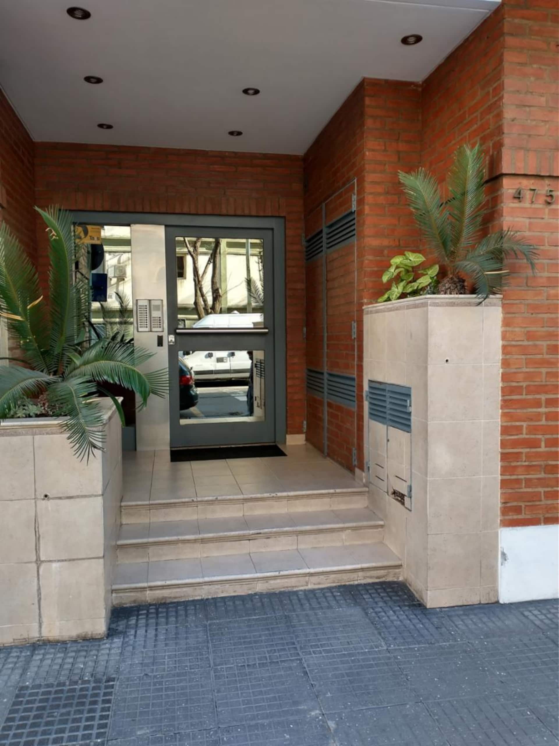 Two-bedroom apartment in Caballito with balcony and patio