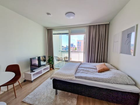 Popular Airbnb listing: Gorgeous studio, excellent location in Vi Myllytulli