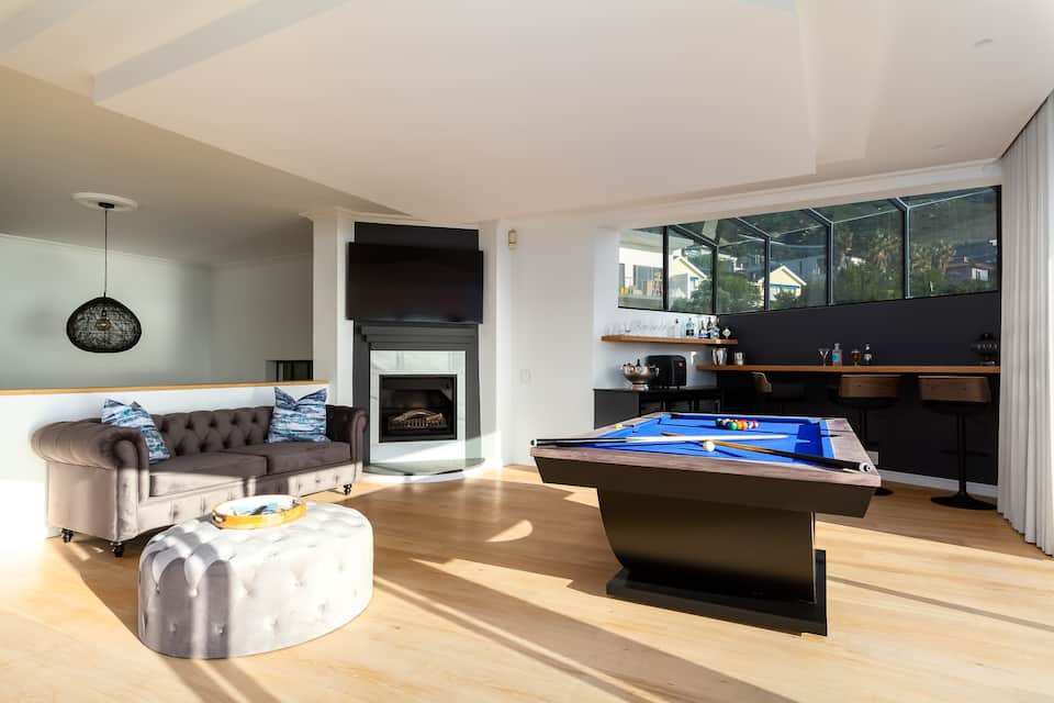 A white villa above Camps Bay, Camps Bay, Cape Town, South Africa, photo 2 of 10