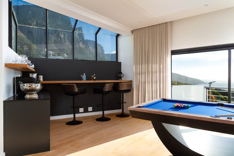 A white villa above Camps Bay, Camps Bay, Cape Town, South Africa, photo 8 of 10