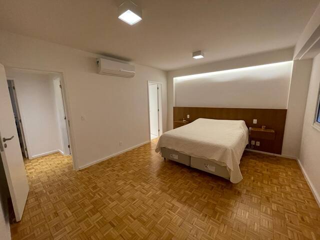 Apto Luxuoso – 1min da praia – Posto 9 – C/garagem gallery image 4