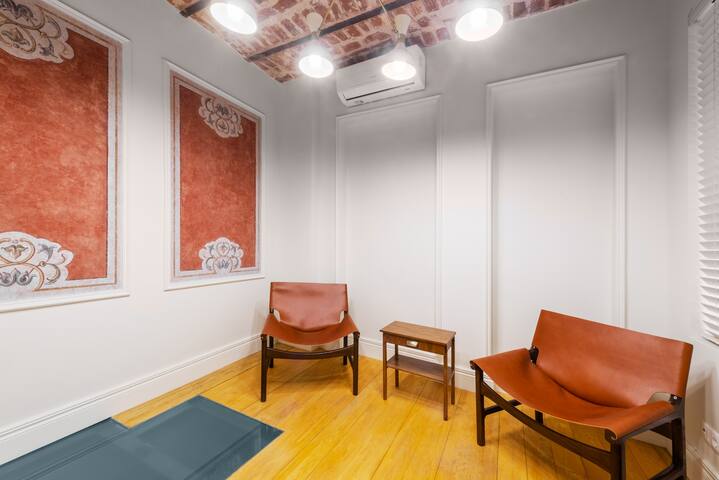 Renovated monumental apartment 4BR-Rooftop terrace gallery image 3