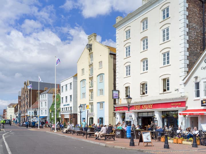 Flat in Poole Apartments for Rent in Dorset, England, United Kingdom