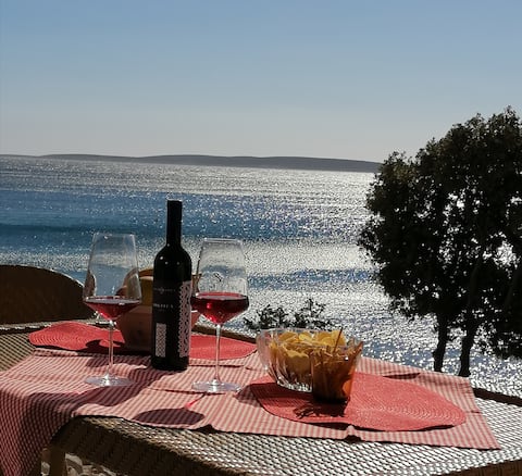 Bella Mare - You can't get more sea