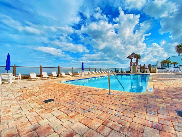 New*amazing Spacious Ocean View Studio In Daytona! - Daytona Beach, FL