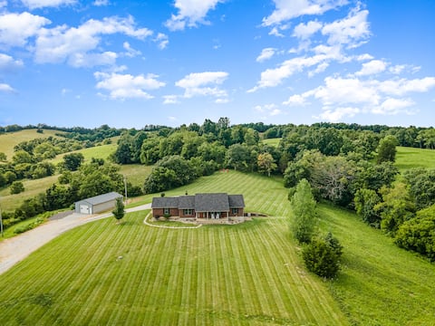 Close to Ark on 10 Private Acres & Amazing Views!