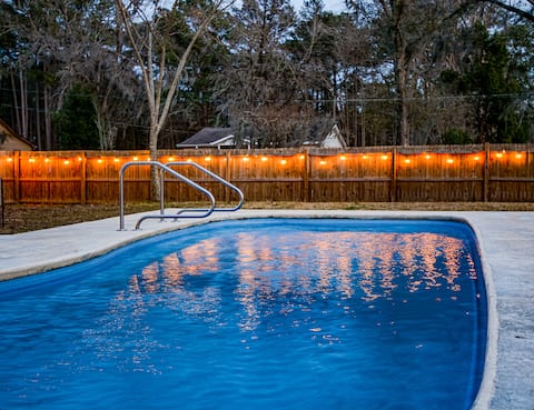 Charming 4-Bedroom House with Private Pool