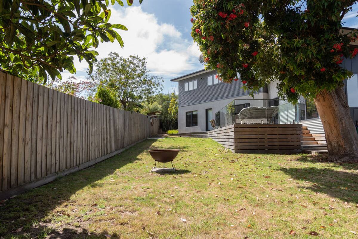 Flowering Gum House · Anglesea holiday home with 2 master bedrooms