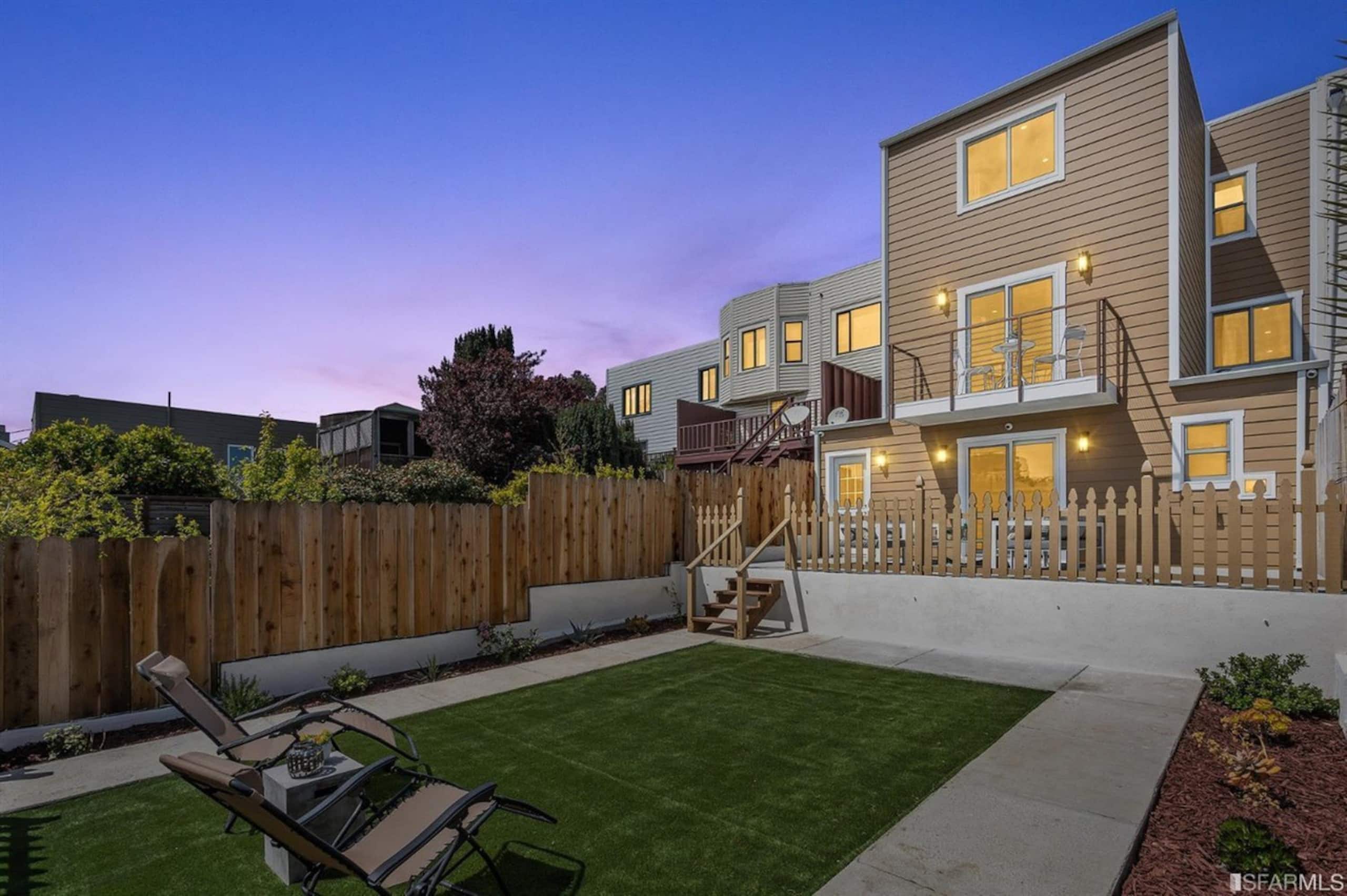 Home in San Francisco · ★4.96 · 3 bedrooms · 3 beds · 3 private baths - Image 39